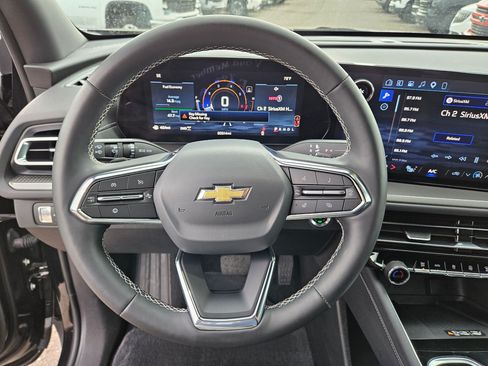 Used 2026 Chevrolet Traverse LT AWD/4WD image 16