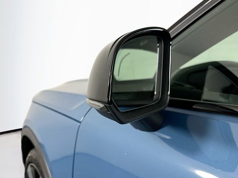 Used 2023 Volvo XC40 Recharge Ultimate image 16