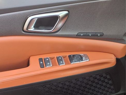 New 2026 Kia Carnival EX image 13