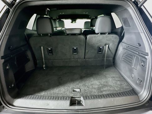 Used 2025 Buick Enclave Preferred FWD image 30