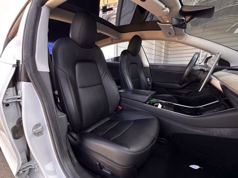 Used 2020 Tesla Model 3 Performance image 12