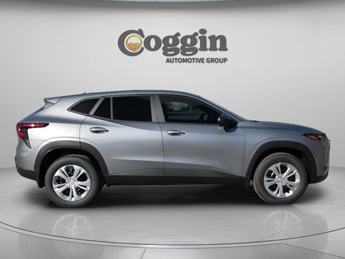 New 2026 Chevrolet Trax LS image 7