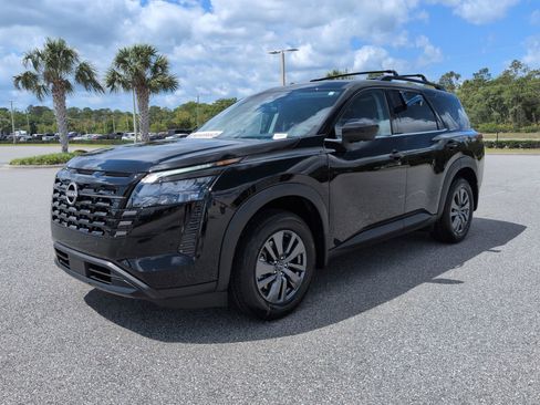 New 2026 Nissan Pathfinder SV FWD image 9