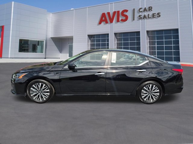 Used 2025 Nissan Altima 2.5 SV FWD image 10