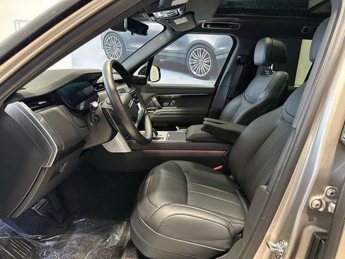 New 2025 Land Rover Range Rover SE AWD/4WD image 10