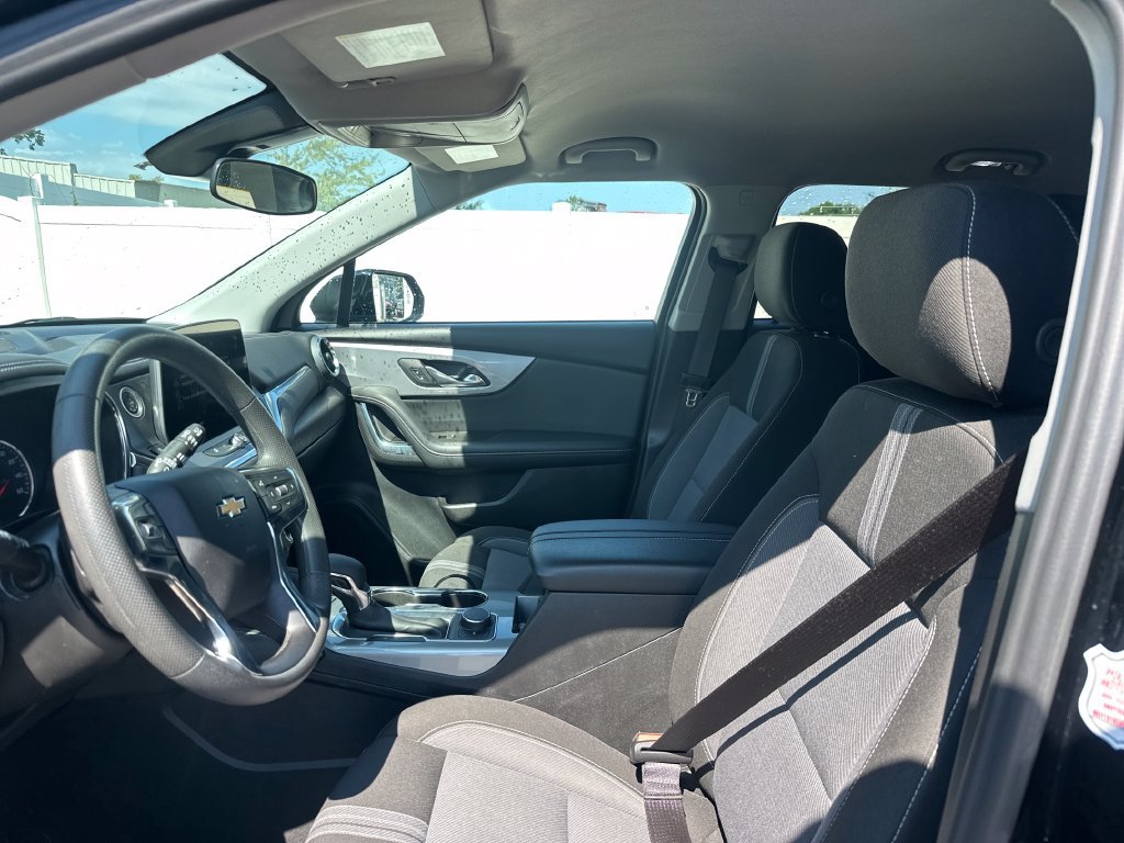Used 2025 Chevrolet Blazer LT FWD image 41