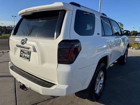 Used 2019 Toyota 4Runner SR5 AWD/4WD image 7