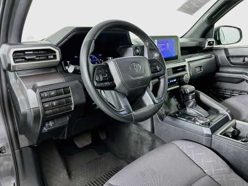 Certified 2025 Toyota Tacoma SR5 AWD/4WD image 9