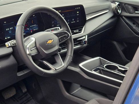 Certified 2025 Chevrolet Equinox LT FWD image 23