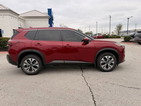 Used 2023 Nissan Rogue SV FWD image 8