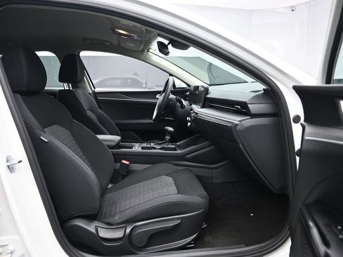 Used 2025 Kia K5 LXS FWD image 28
