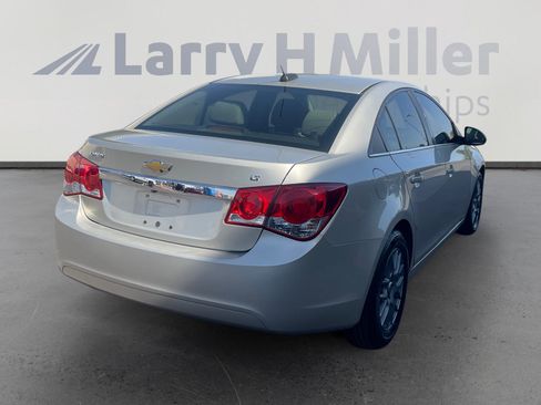 Used 2015 Chevrolet Cruze LT w/ Technology Package FWD image 5