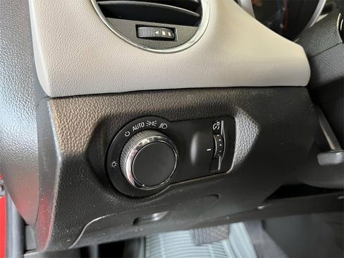 Used 2016 Chevrolet Cruze LT image 17