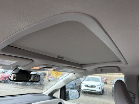 Used 2019 Toyota Sienna XLE image 12
