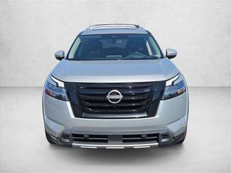 Used 2023 Nissan Pathfinder Platinum w/ Black Appearance Package FWD video 2