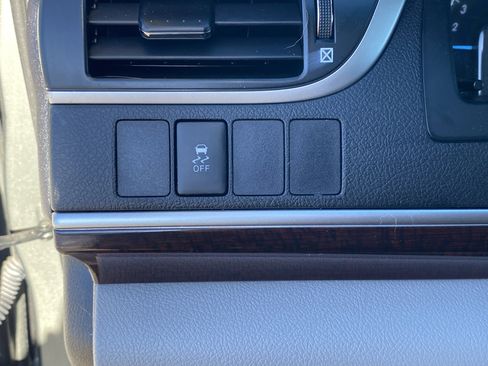 Used 2014 Toyota Camry L image 14