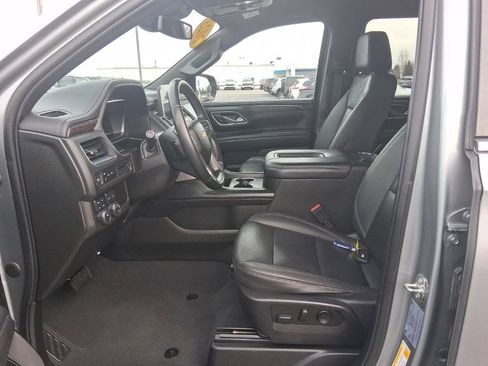 Used 2023 Chevrolet Suburban LT image 13