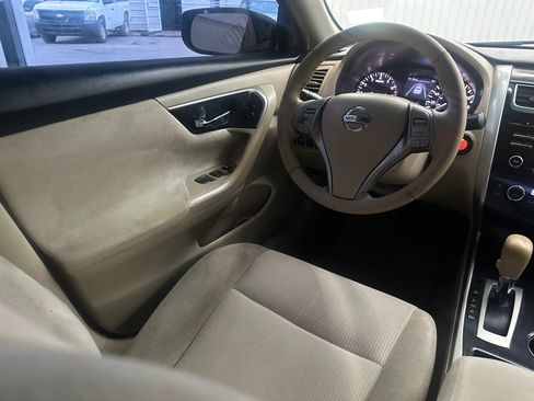 Used 2013 Nissan Altima 2.5 SV FWD image 15