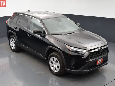 Used 2024 Toyota RAV4 LE AWD/4WD image 21
