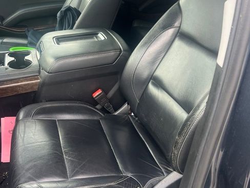 Used 2020 Chevrolet Suburban LT RWD image 8