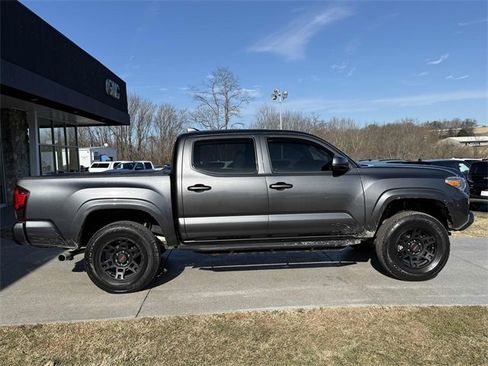 Used 2020 Toyota Tacoma SR image 23