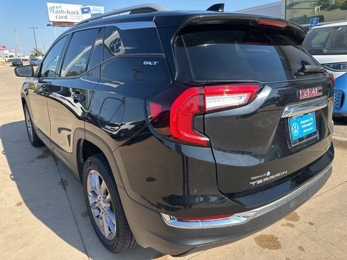 Used 2024 GMC Terrain SLT image 3