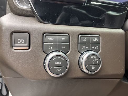New 2026 GMC Sierra 1500 SLT AWD/4WD image 11