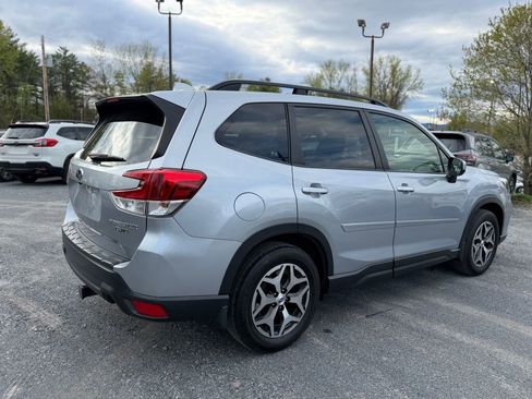 Used 2020 Subaru Forester Premium AWD/4WD image 7