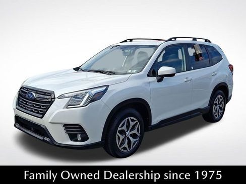 Used 2024 Subaru Forester Premium image 3