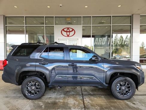 New 2026 Toyota 4Runner SR5 image 3