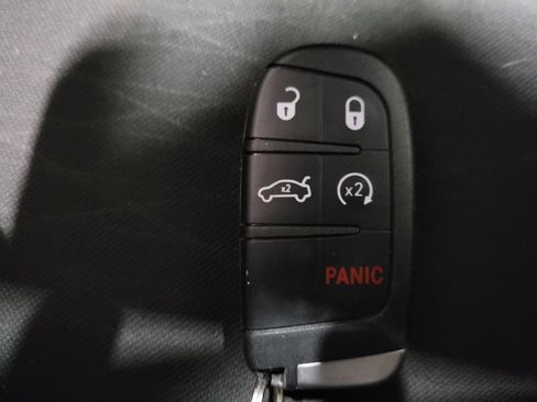 Used 2020 Dodge Durango SXT AWD/4WD image 32