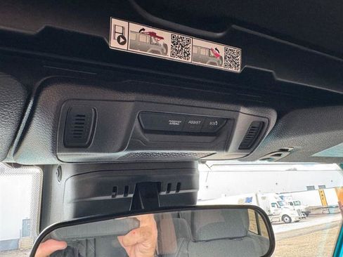 Used 2024 Jeep Wrangler Sahara image 28