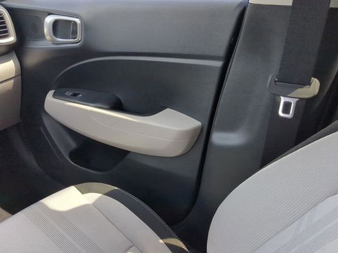 New 2025 Hyundai Venue SEL FWD image 14