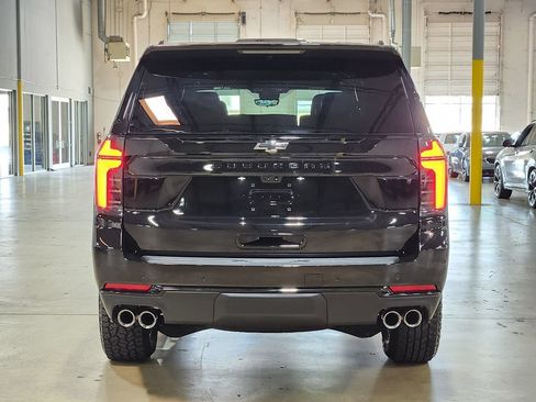Used 2025 Chevrolet Suburban Z71 w/ Z71 Off-Road Package AWD/4WD image 10