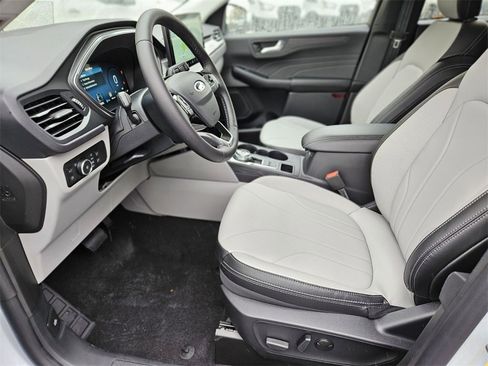 New 2025 Ford Escape SE w/ PHEV Premium Package image 18