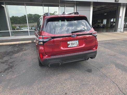 Used 2025 Subaru Forester Limited AWD/4WD image 9