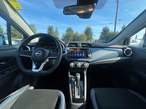 Used 2025 Nissan Versa SV image 28