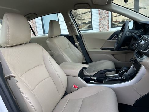 Used 2014 Honda Accord LX image 34