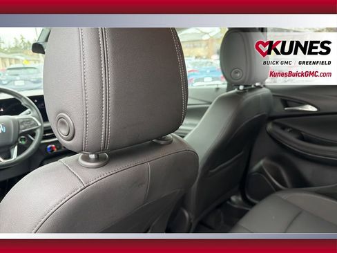 Used 2025 Buick Encore GX Preferred image 30