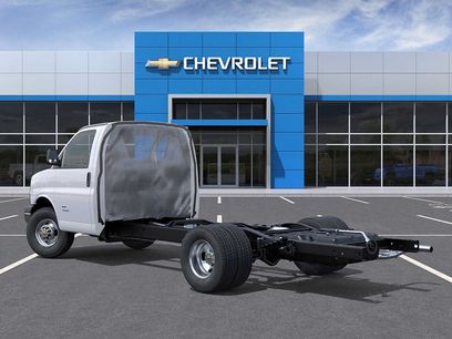 New 2026 Chevrolet Express 4500 w/ Power Convenience Package