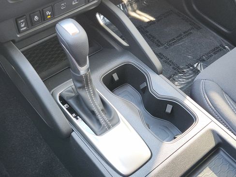 Used 2024 Nissan Frontier SV w/ SV Convenience Package image 22