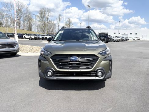 Used 2025 Subaru Outback Onyx Edition image 2