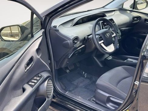 Used 2018 Toyota Prius One w/ Carpet Mat Package FWD image 11