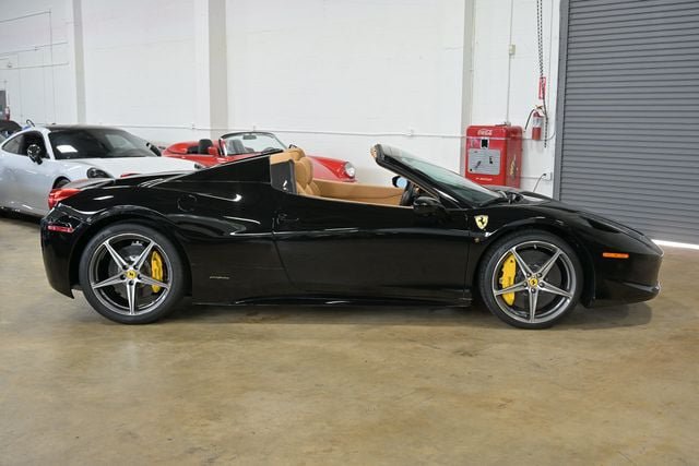 Used 2013 Ferrari 458 Spider RWD image 6