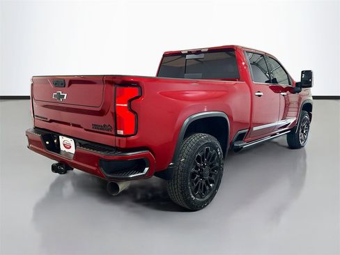Used 2024 Chevrolet Silverado 2500 High Country w/ Technology Package image 4