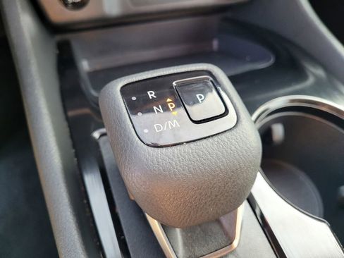 Used 2024 Nissan Rogue SV image 21