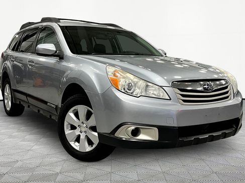 Used 2012 Subaru Outback 2.5i Premium AWD/4WD image 3