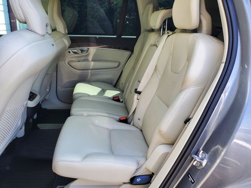 Used 2019 Volvo XC90 T6 Momentum w/ Advanced Package AWD/4WD image 40