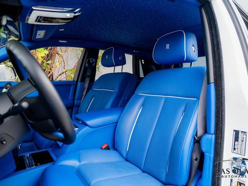 Used 2024 Rolls-Royce Phantom Sedan RWD image 22