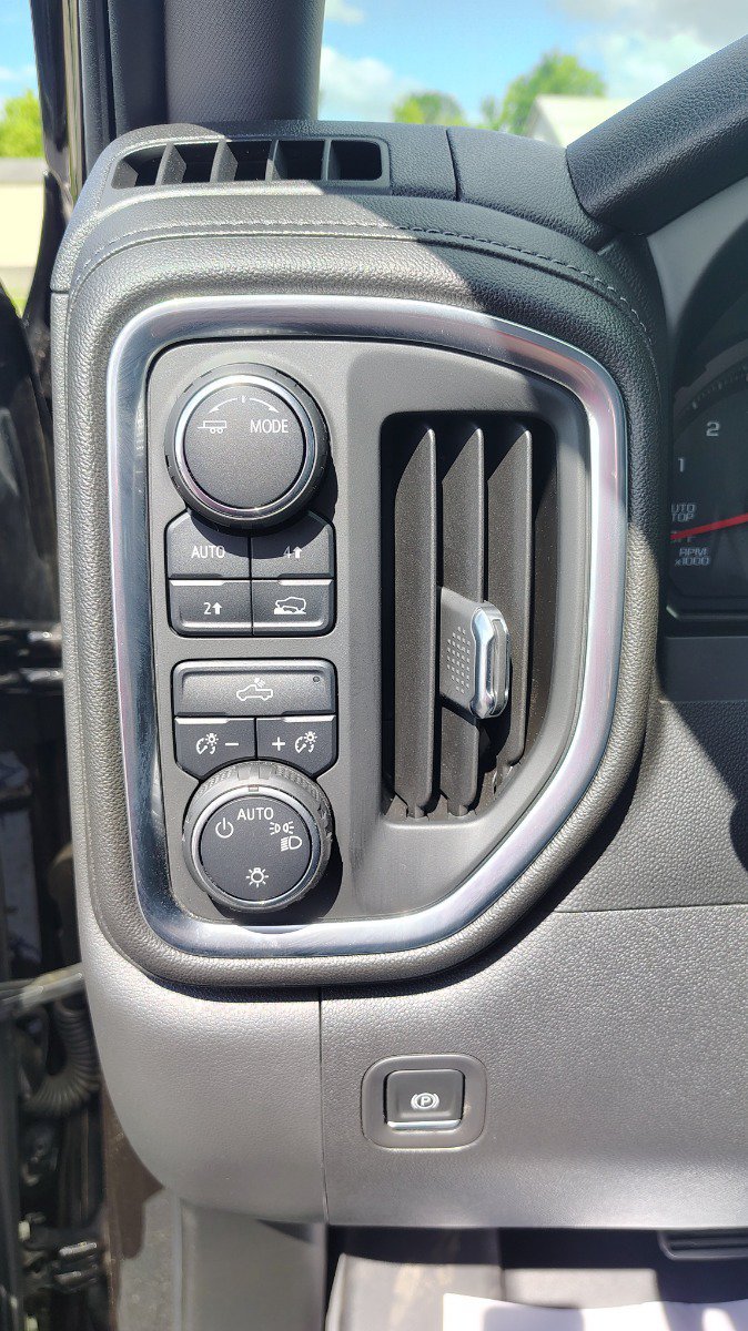 Used 2020 Chevrolet Silverado 1500 LT w/ All-Star Edition AWD/4WD image 30
